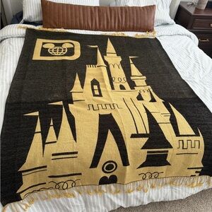 Disney Black and Gold Woven Throw